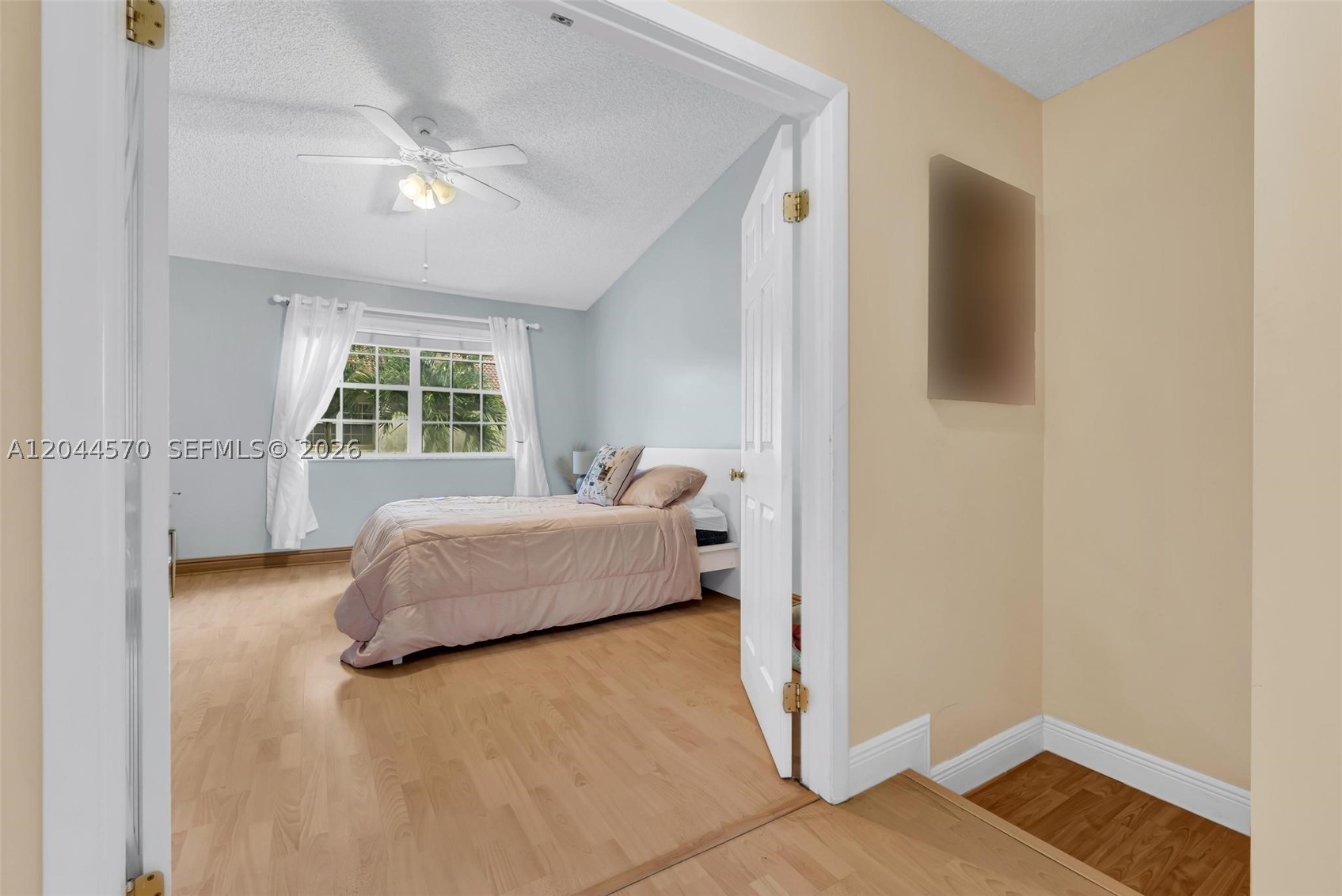 PEMBROKE POINTE - Residential