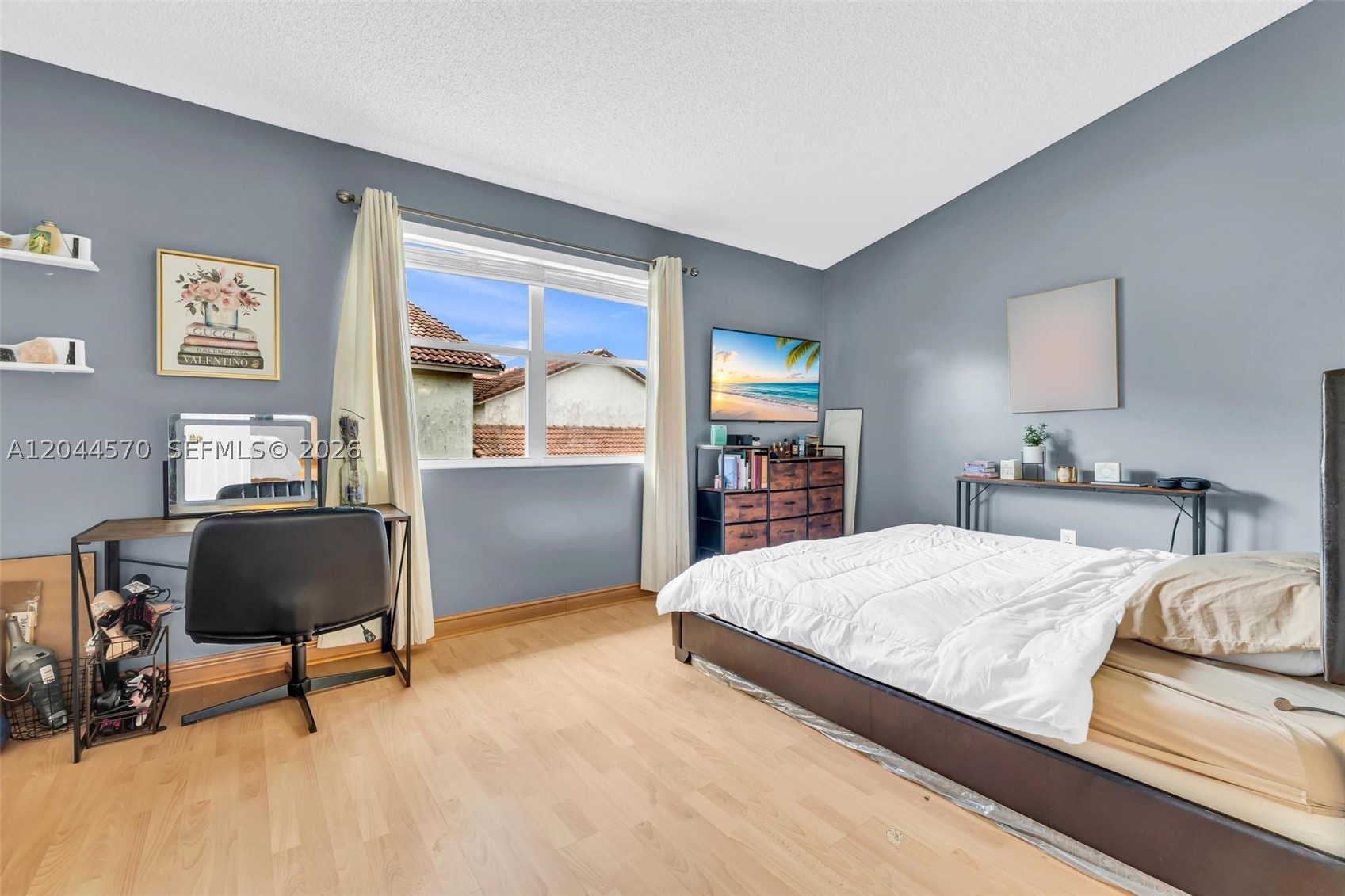 PEMBROKE POINTE - Residential