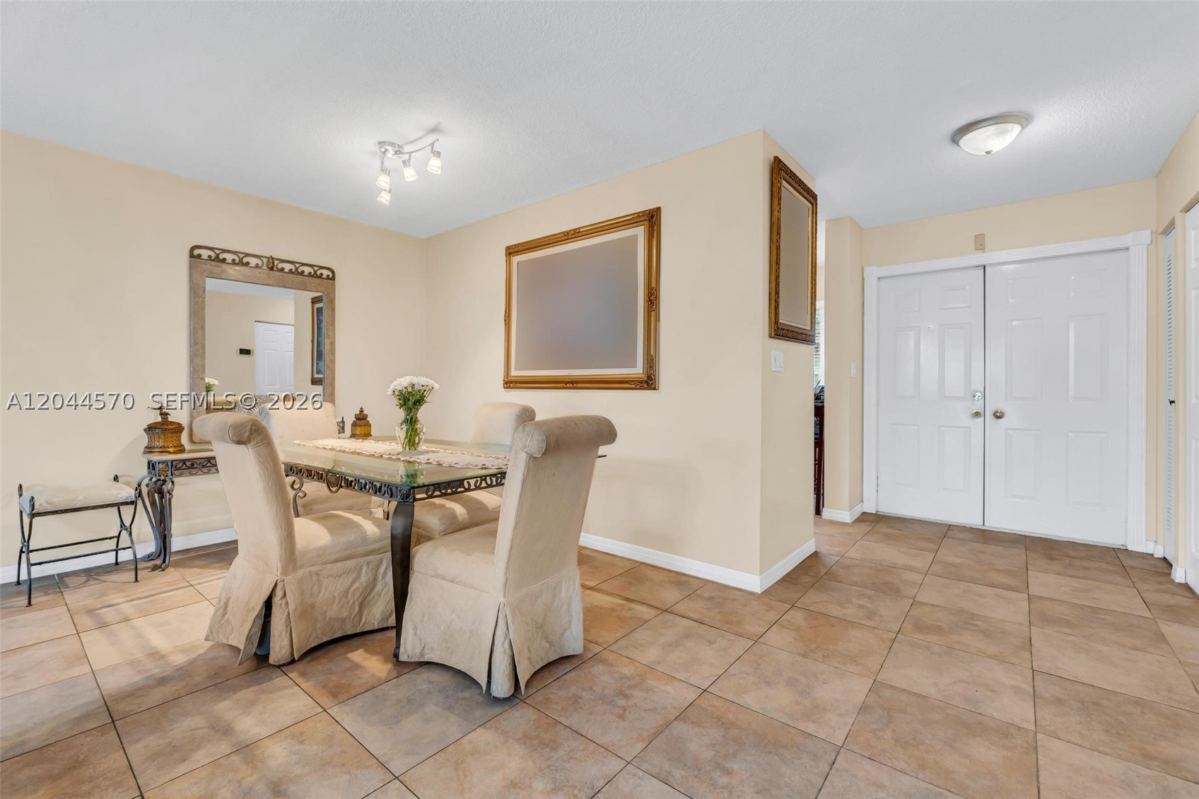 PEMBROKE POINTE - Residential