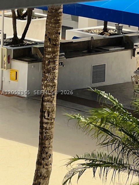 HARBOR TOWERS - Residential Lease