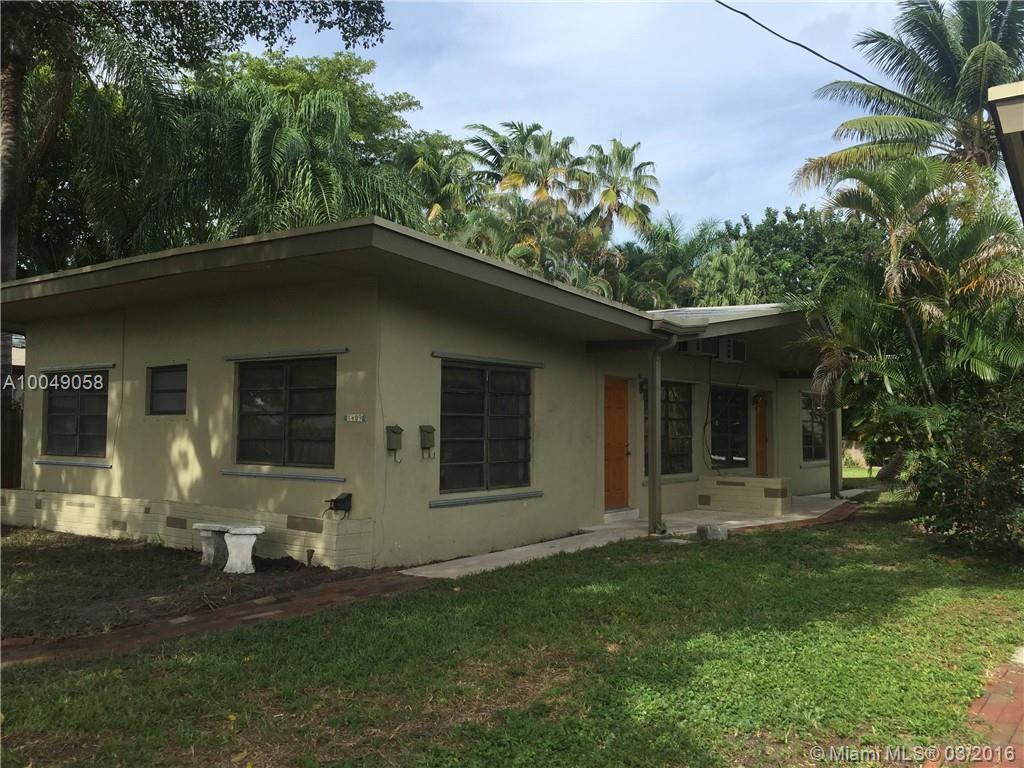 GREAT INVESTOR OPPORTUNITY TO OWN THIS DUPLEX! EACH UNIT HAS 2 BEDROOMS AND 1 BATHROOM! DESIRABLE LOCATION! CALL
FOR SHOWINGS!