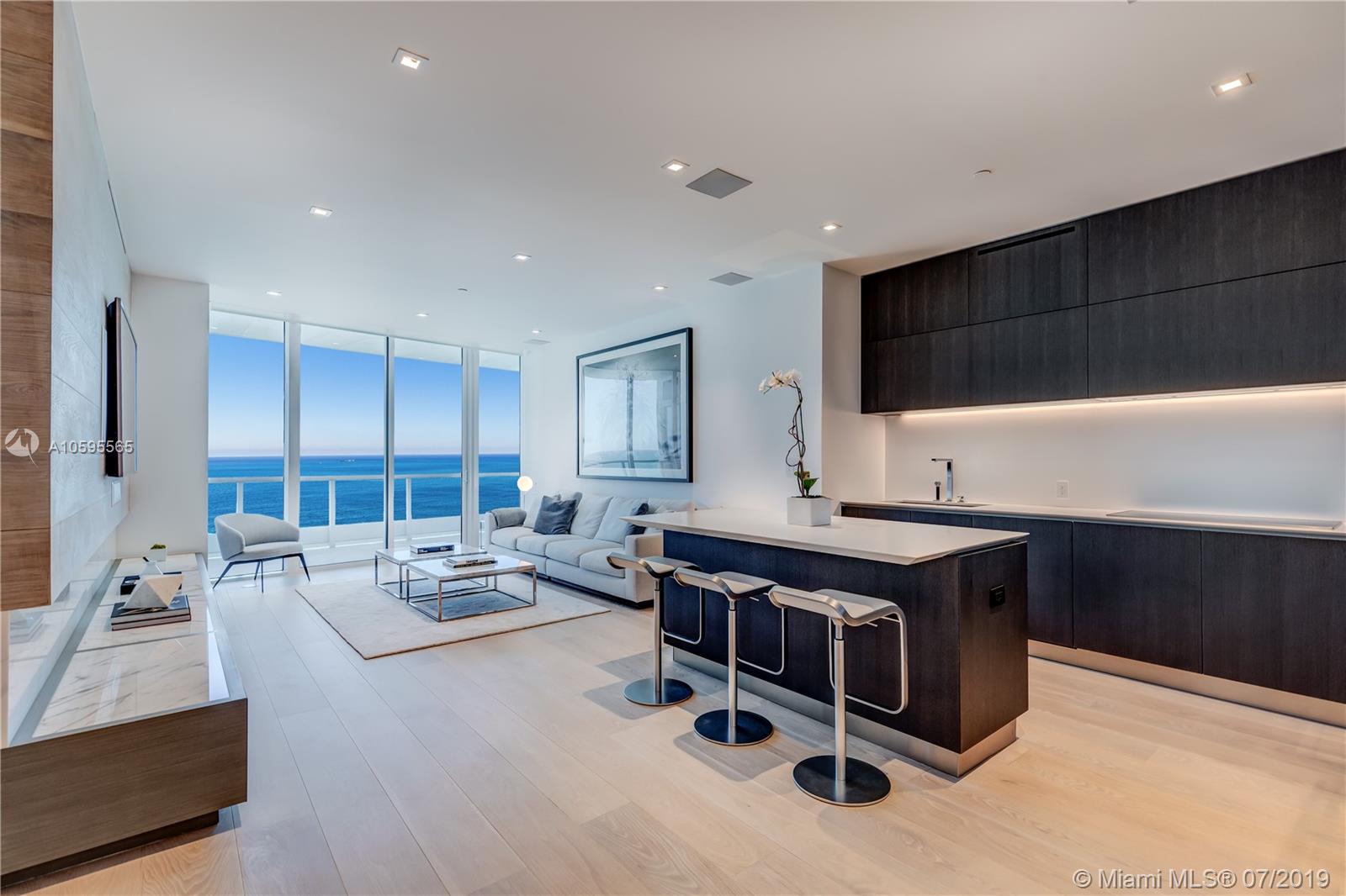 CONTINUUM ON SOUTH BEACH - Residential