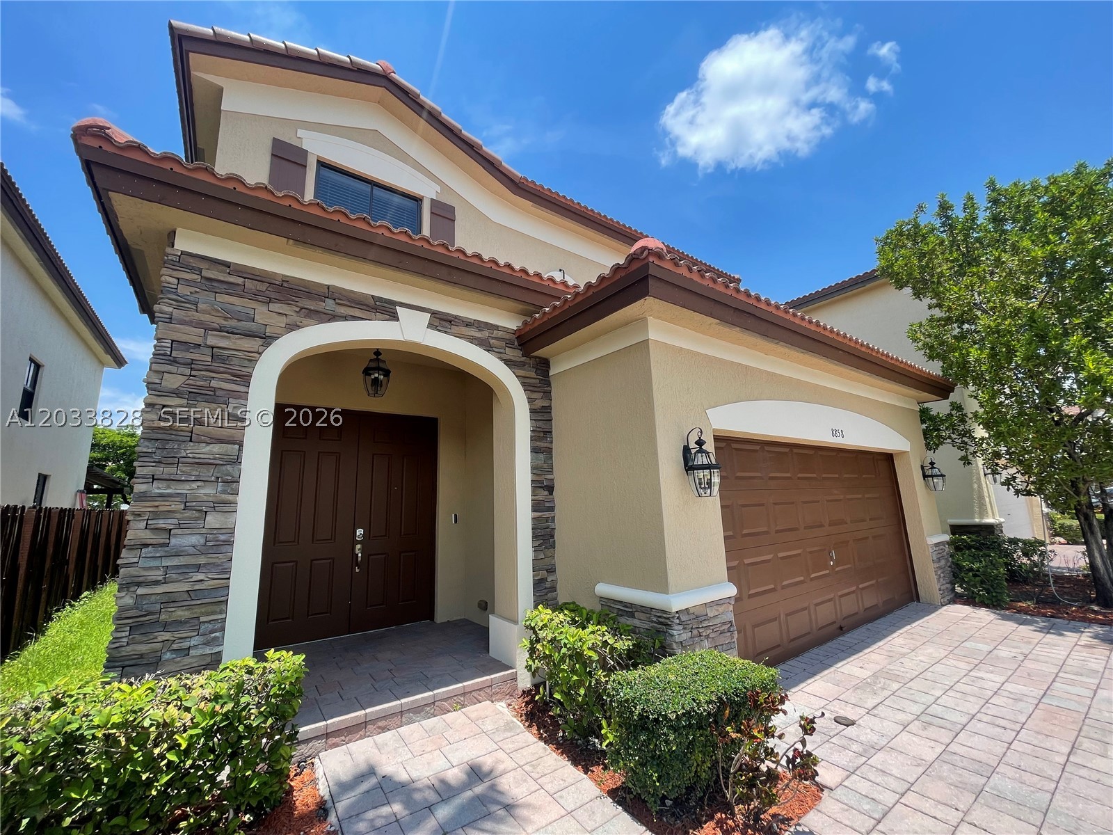ISLES AT GRAND BAY - Residential Lease