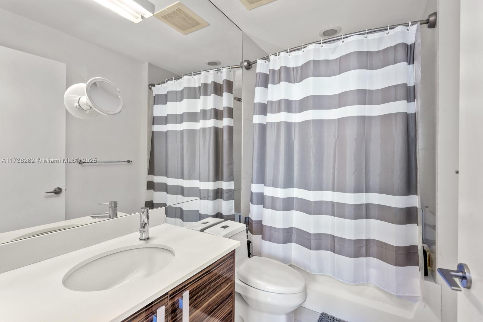 PARAMOUNT BAY CONDO - Residential