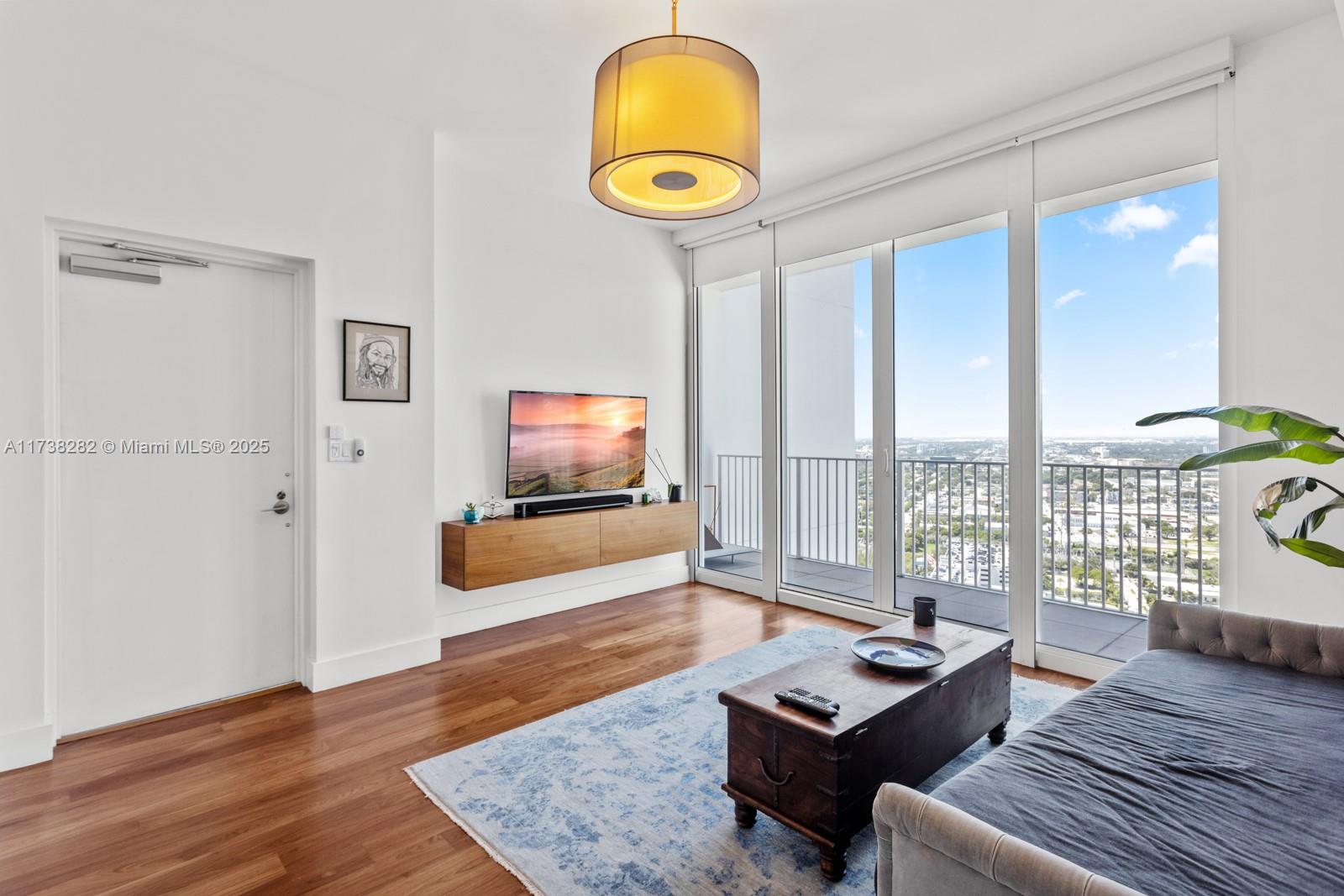 PARAMOUNT BAY CONDO - Residential