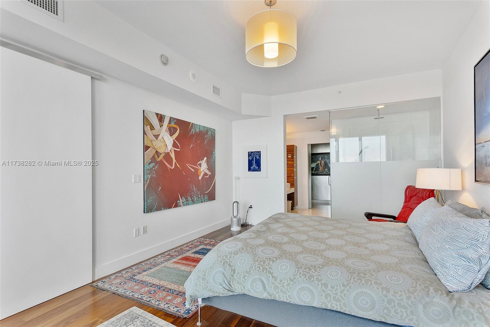 PARAMOUNT BAY CONDO - Residential