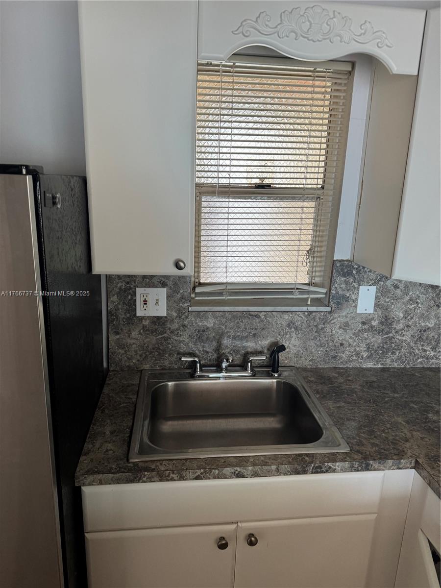 RIVIERA TOWERS CONDO - Residential Lease