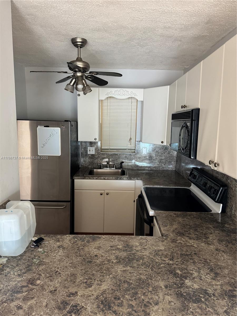 RIVIERA TOWERS CONDO - Residential Lease