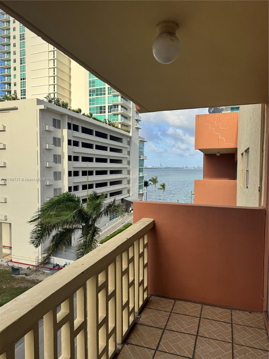 RIVIERA TOWERS CONDO - Residential Lease