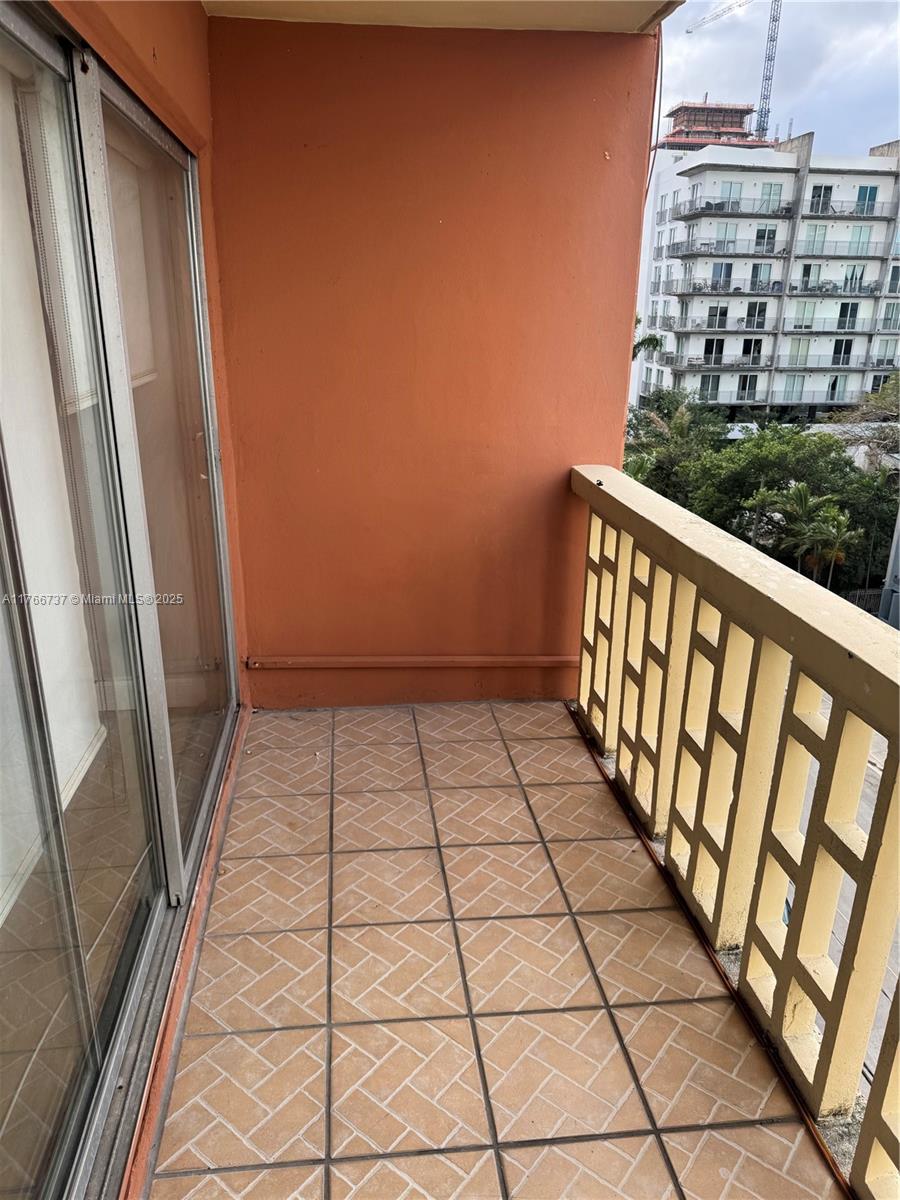 RIVIERA TOWERS CONDO - Residential Lease