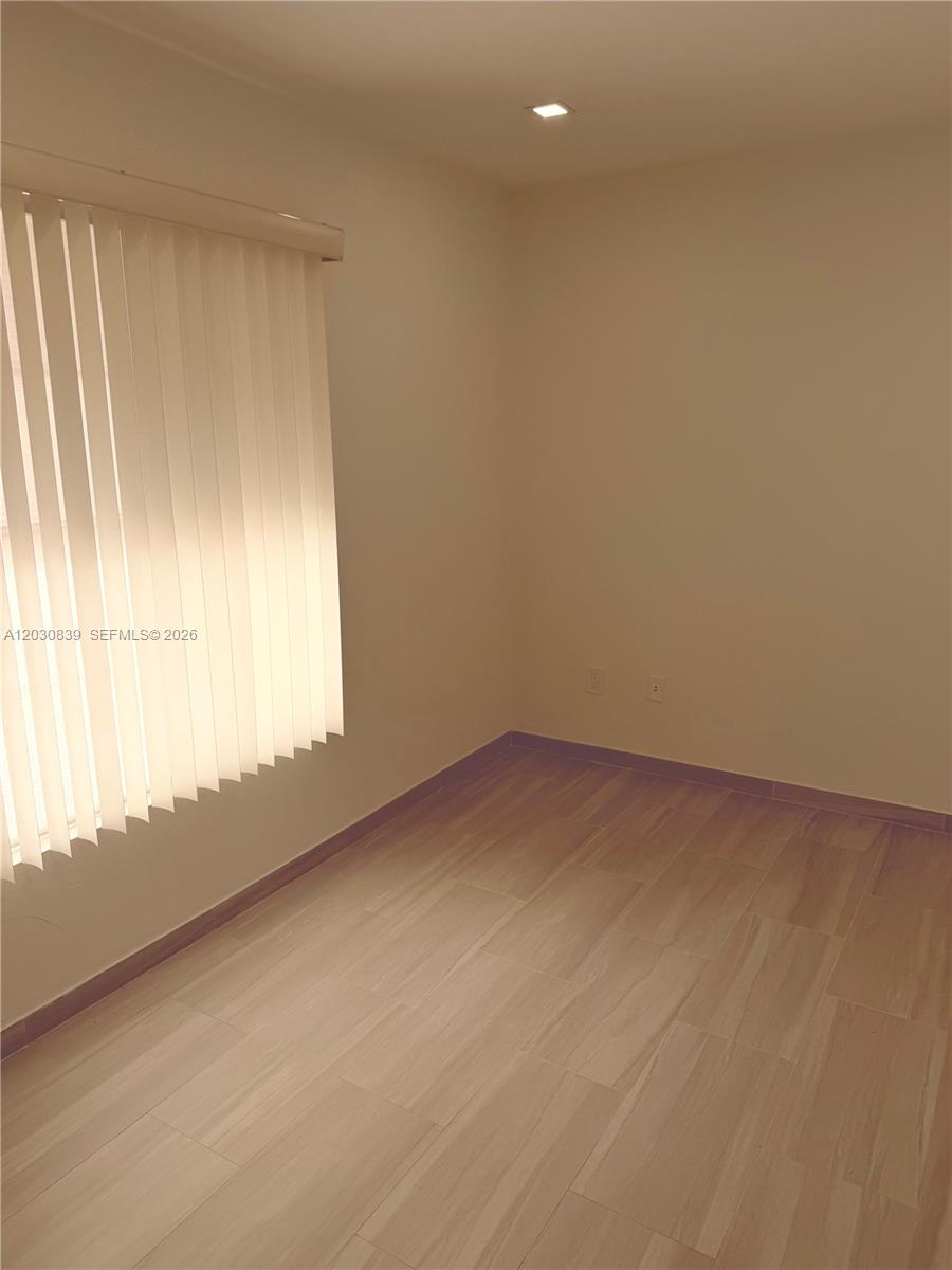 LKS OF MEADOW VILG HOMES - Residential Lease