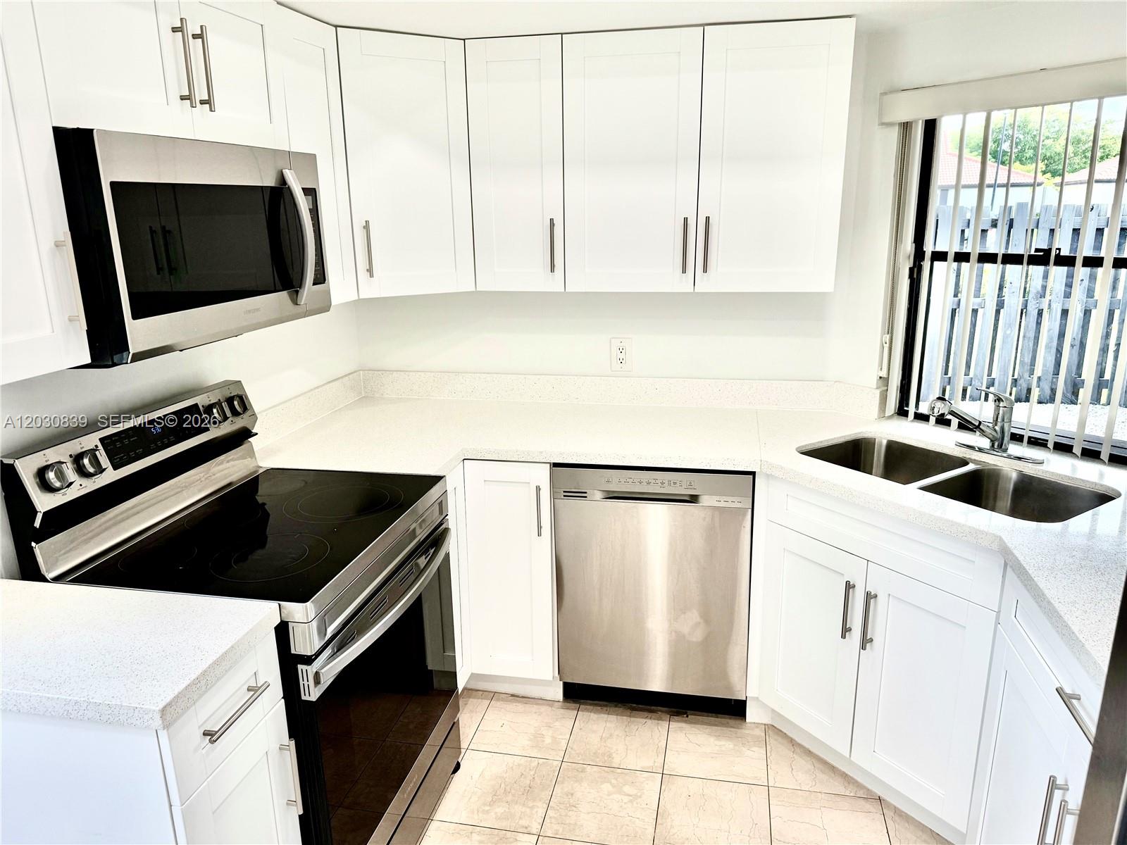 LKS OF MEADOW VILG HOMES - Residential Lease