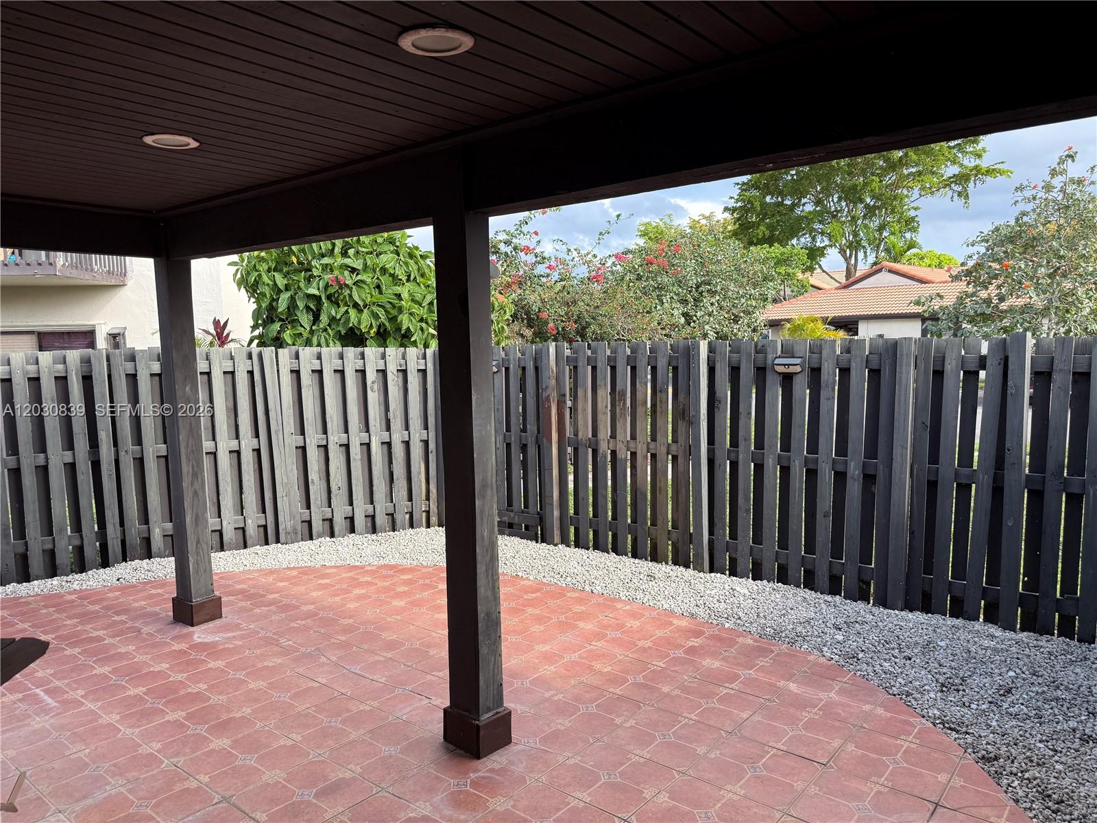 LKS OF MEADOW VILG HOMES - Residential Lease