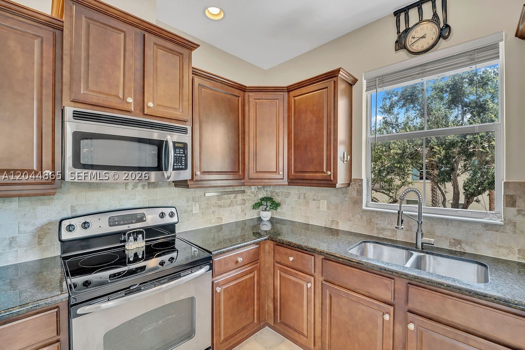 MONTERRA PLAT - Residential Lease