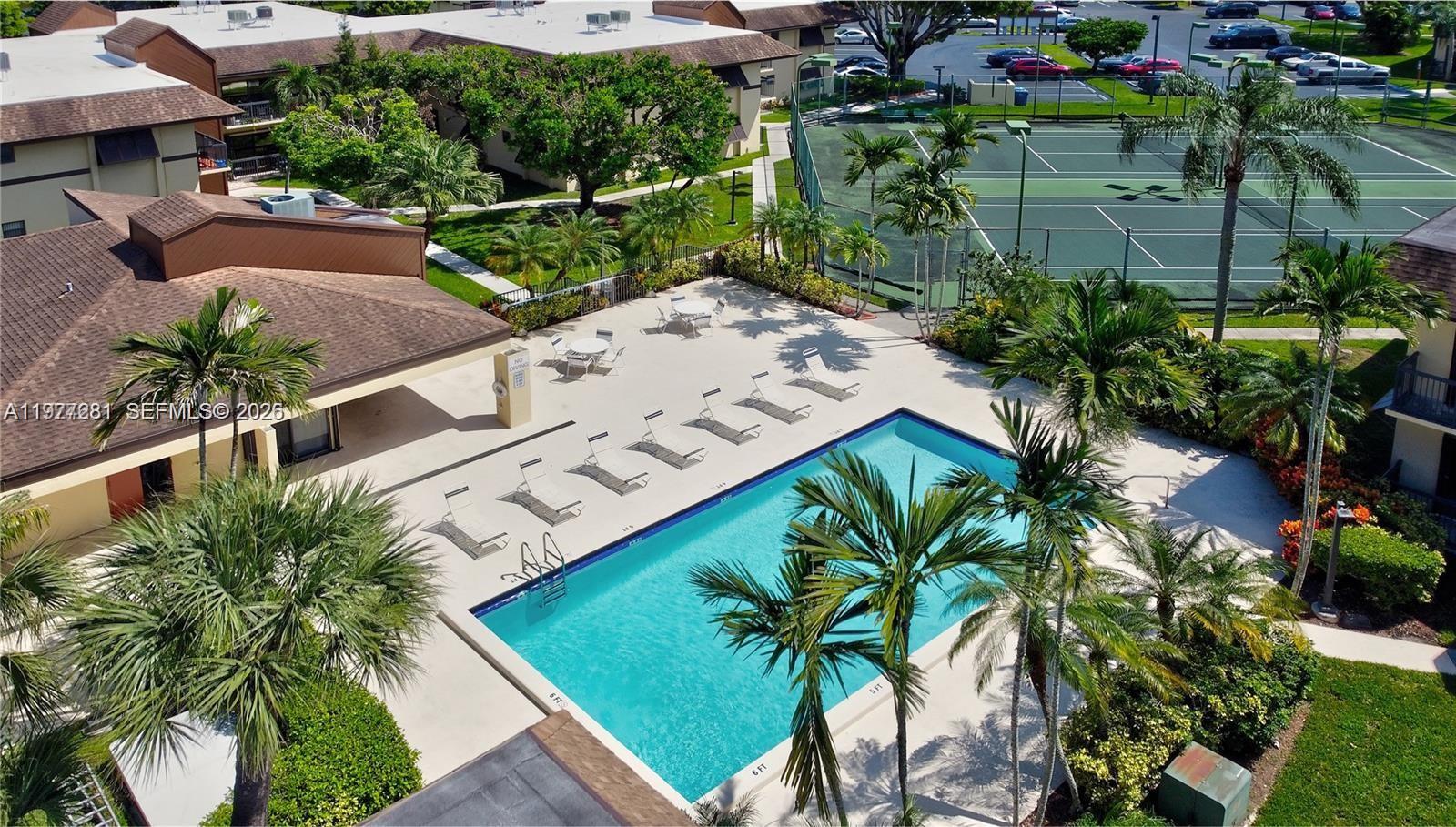 KINGS CREEK WEST CONDO BL - Residential
