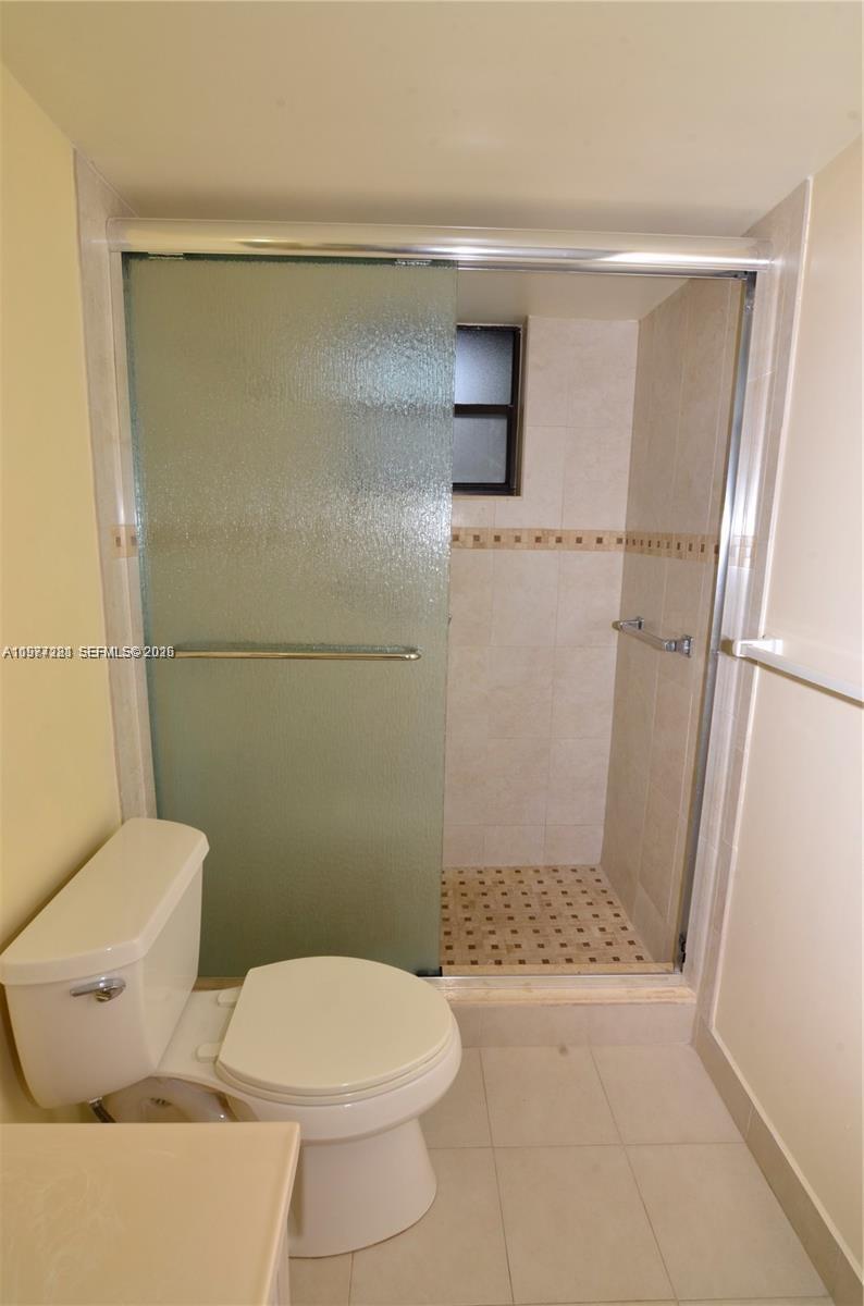 KINGS CREEK WEST CONDO BL - Residential
