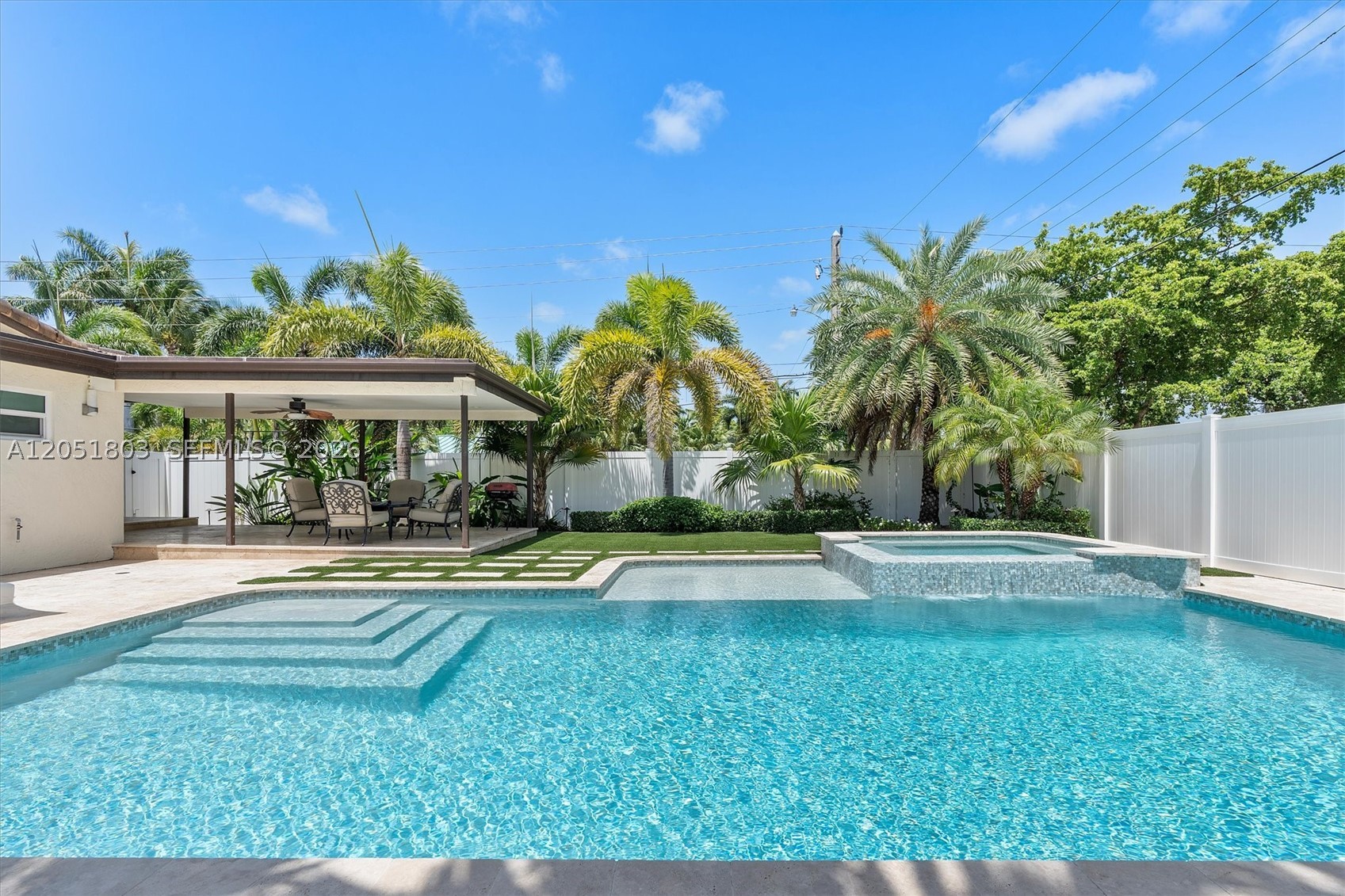 HOLLYWOOD LAKES SECTION - Residential