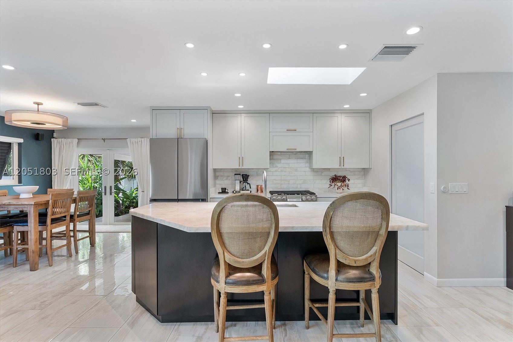 HOLLYWOOD LAKES SECTION - Residential