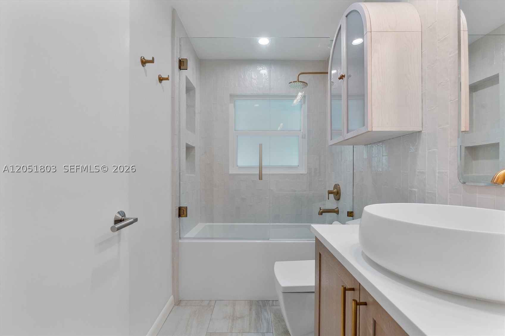 HOLLYWOOD LAKES SECTION - Residential
