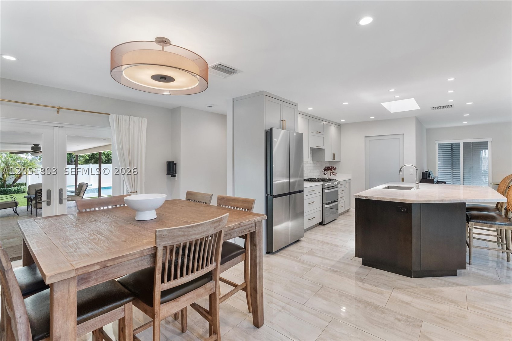 HOLLYWOOD LAKES SECTION - Residential