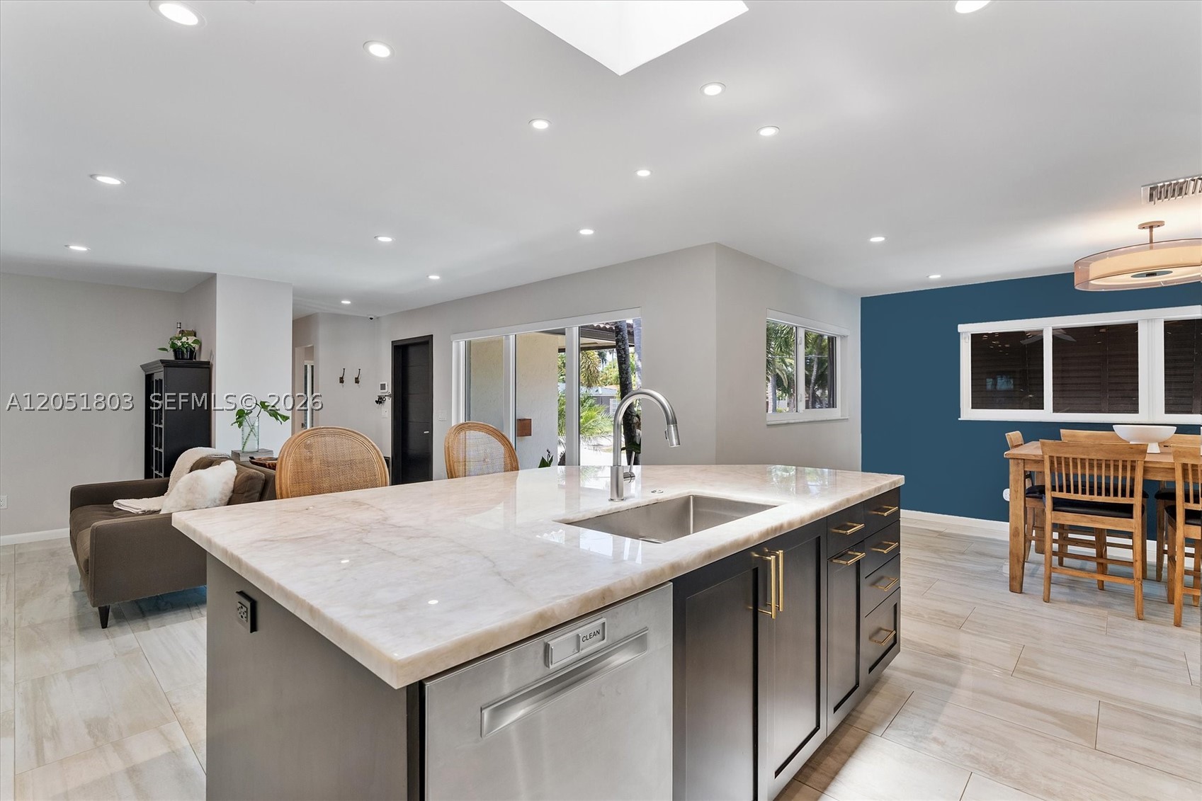 HOLLYWOOD LAKES SECTION - Residential