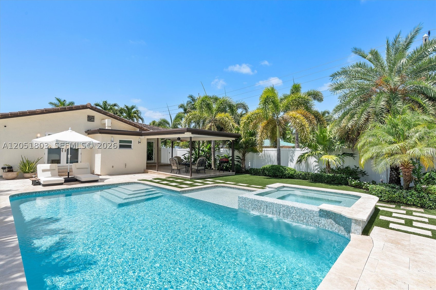 HOLLYWOOD LAKES SECTION - Residential