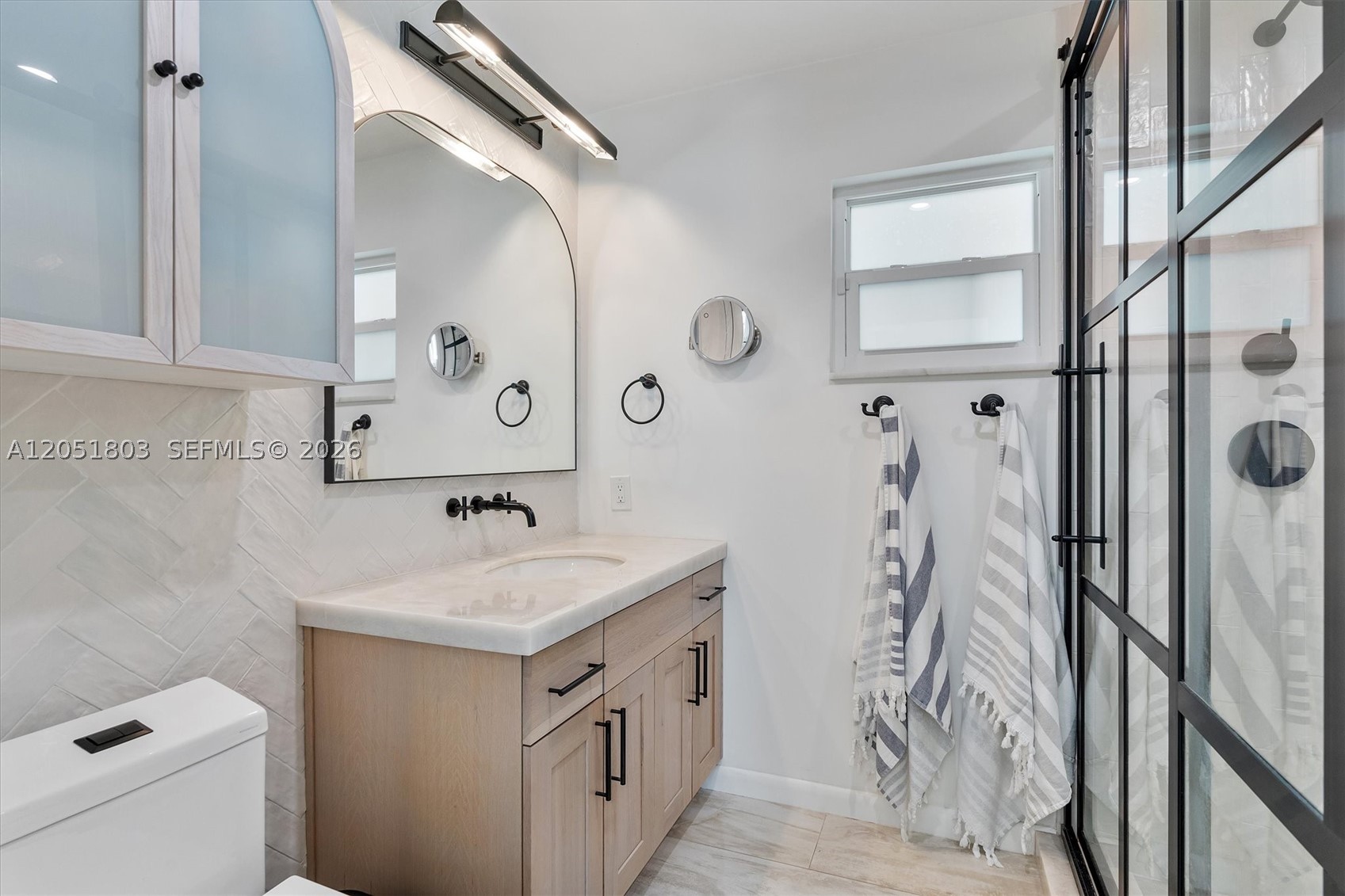 HOLLYWOOD LAKES SECTION - Residential