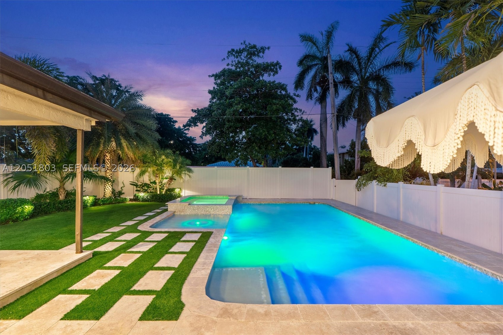 HOLLYWOOD LAKES SECTION - Residential