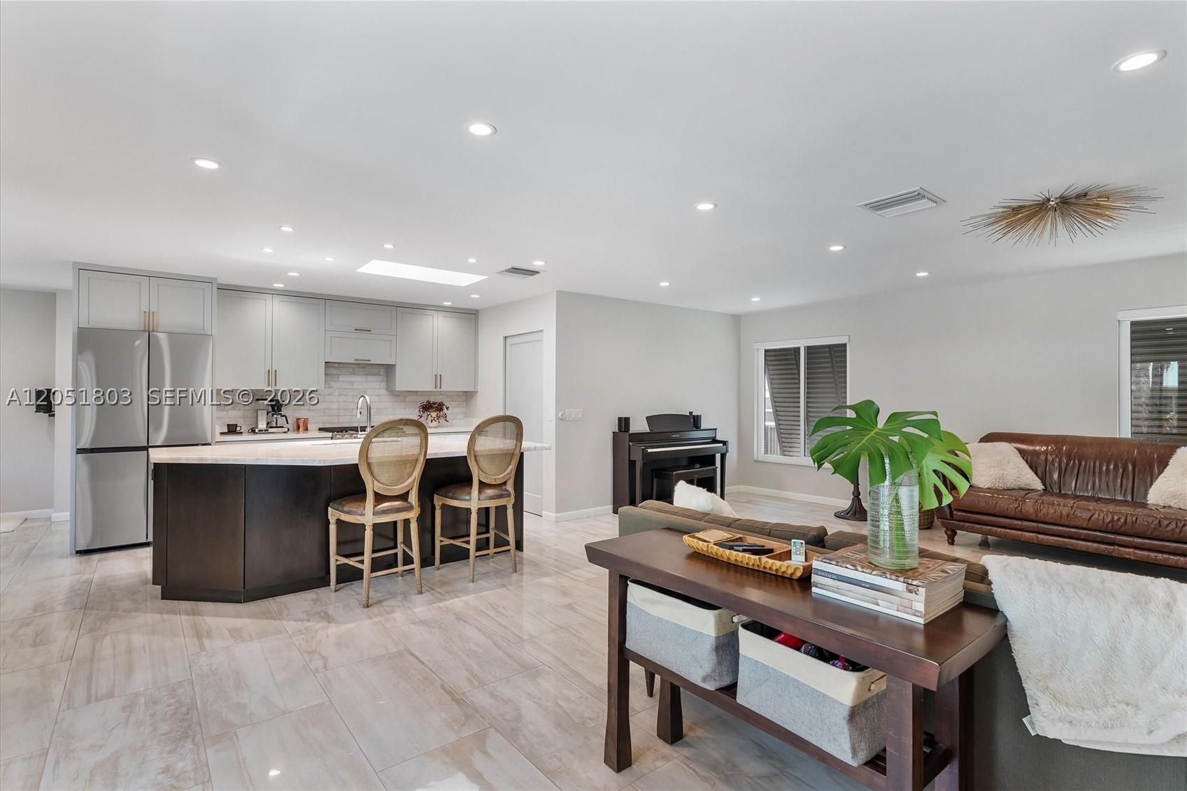HOLLYWOOD LAKES SECTION - Residential