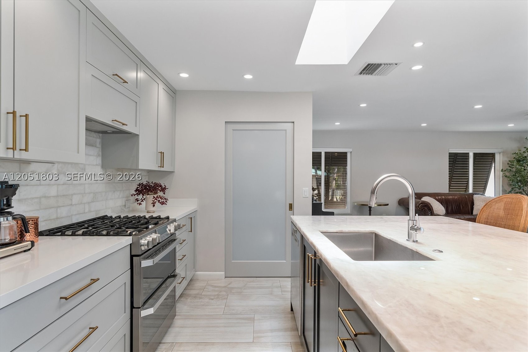 HOLLYWOOD LAKES SECTION - Residential