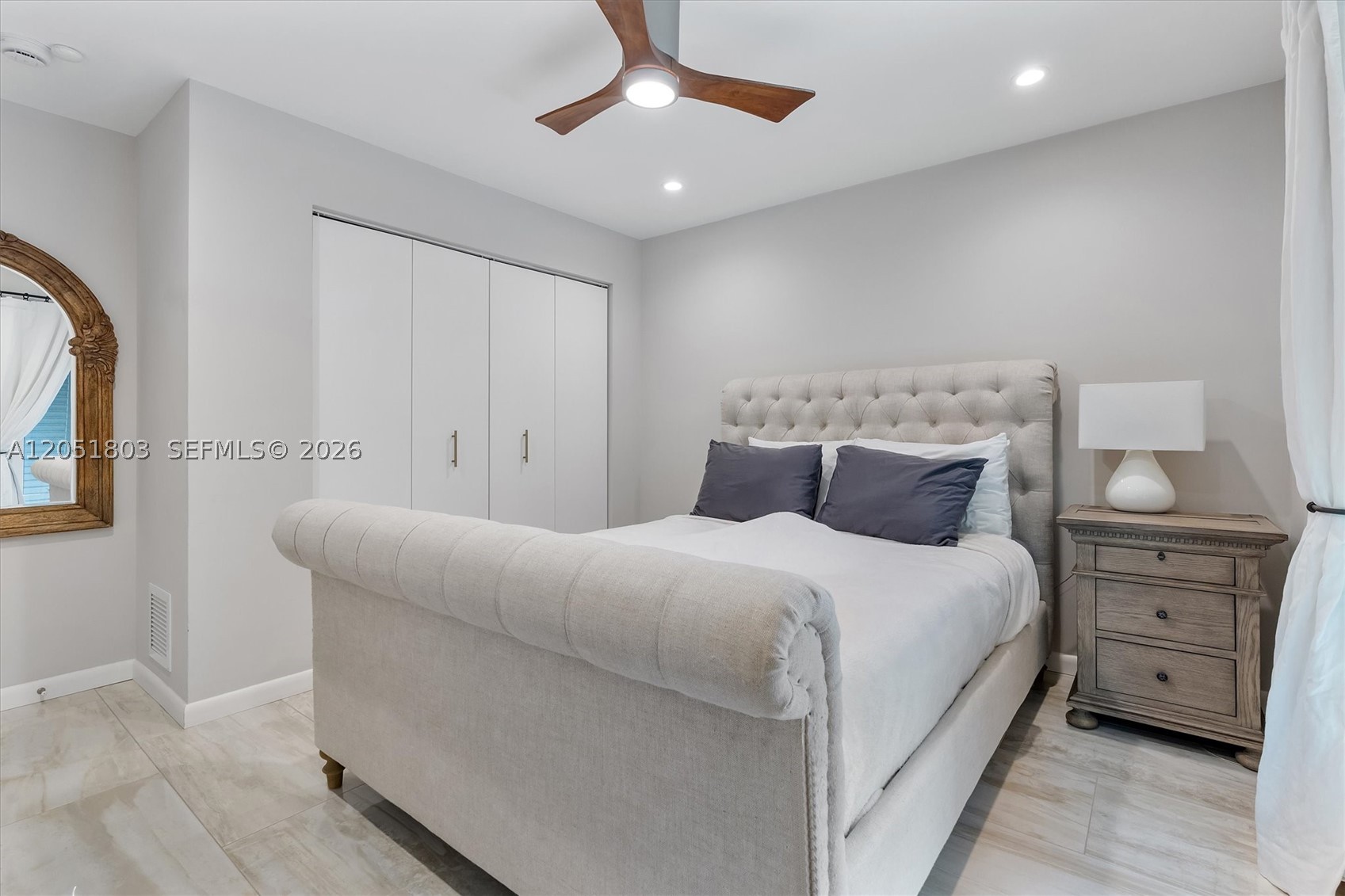 HOLLYWOOD LAKES SECTION - Residential