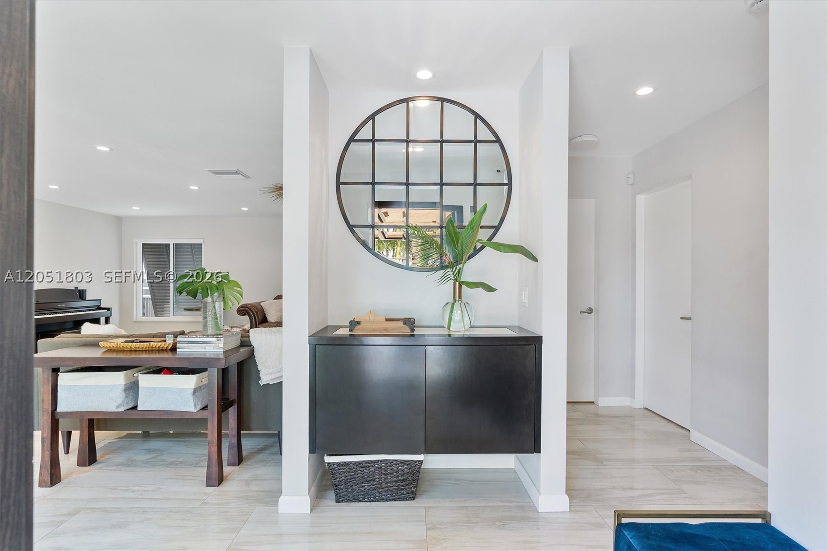 HOLLYWOOD LAKES SECTION - Residential