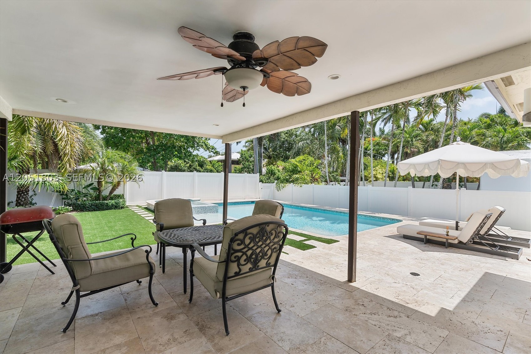 HOLLYWOOD LAKES SECTION - Residential