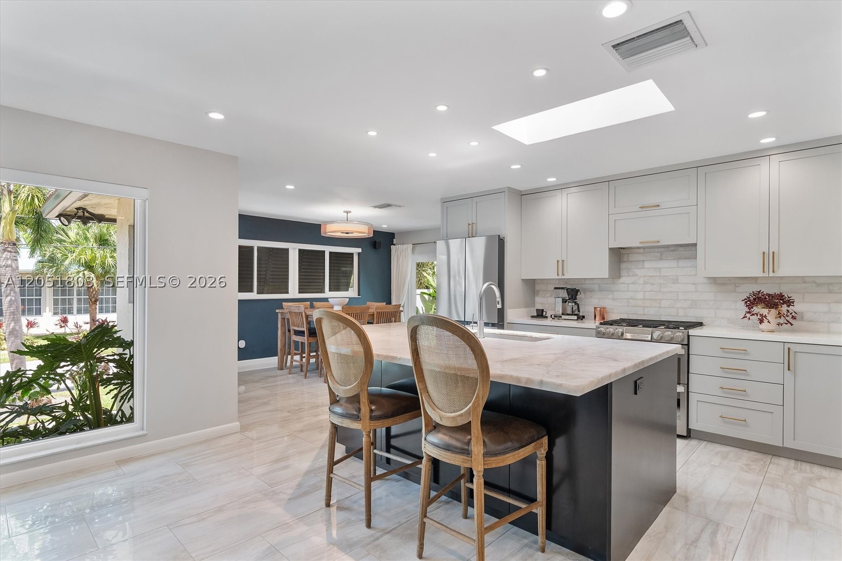 HOLLYWOOD LAKES SECTION - Residential