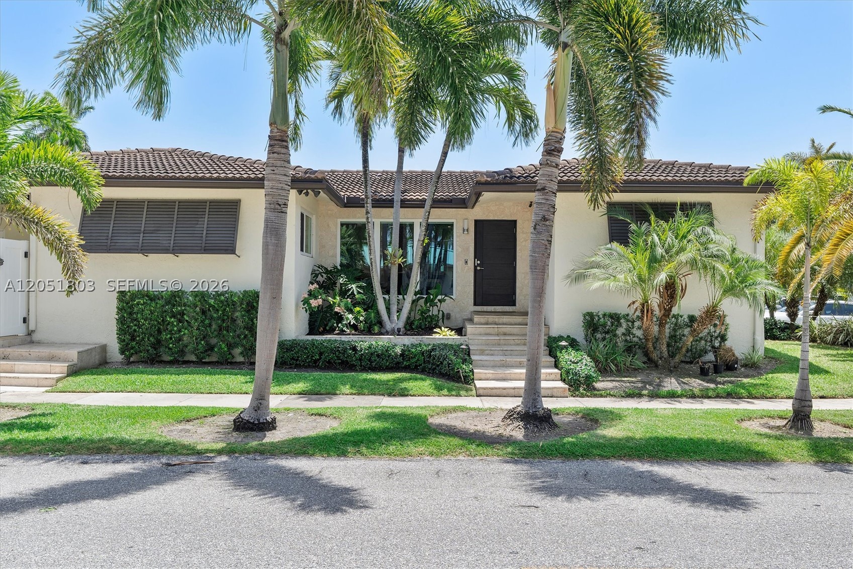 HOLLYWOOD LAKES SECTION - Residential