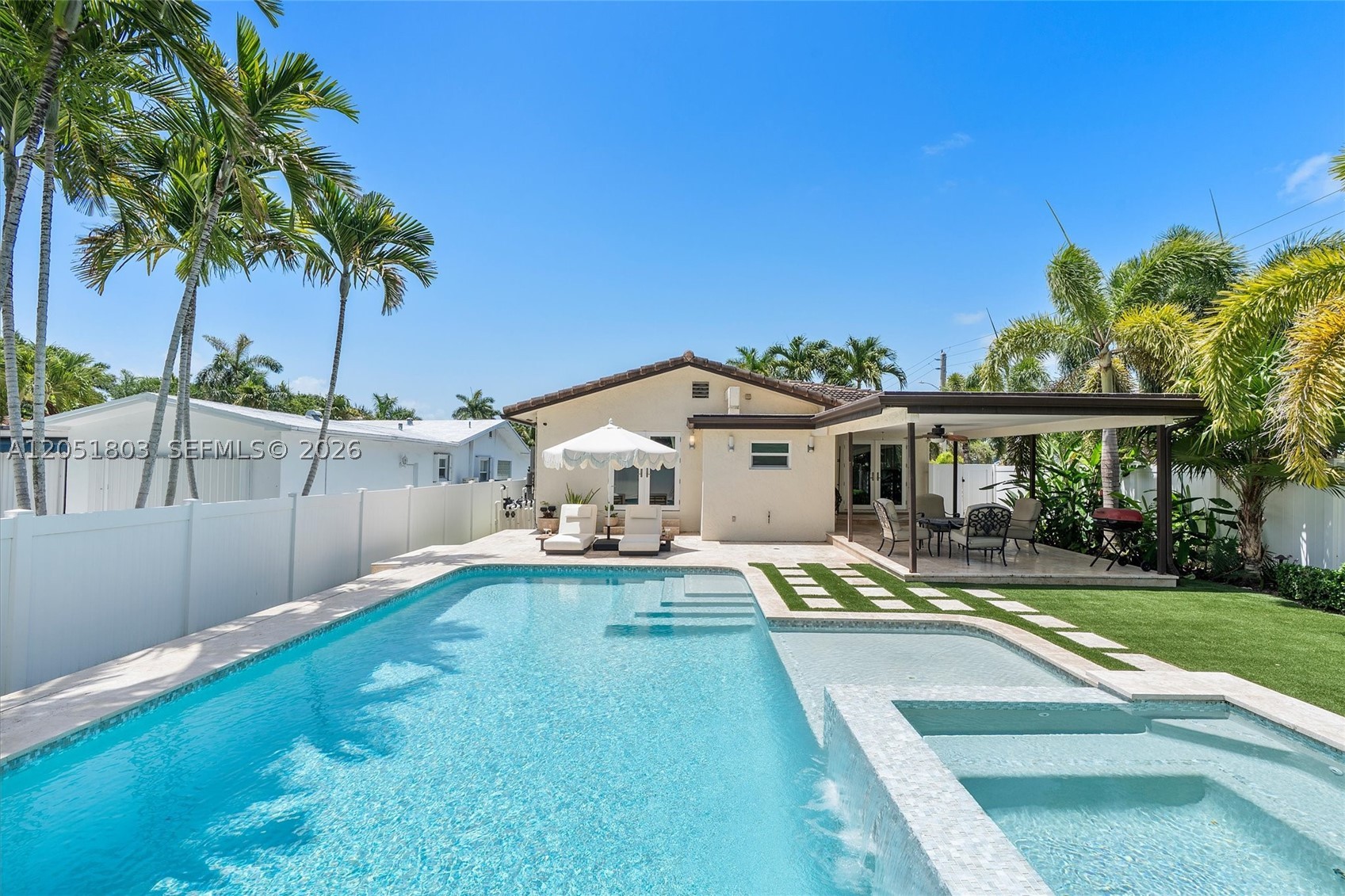 HOLLYWOOD LAKES SECTION - Residential