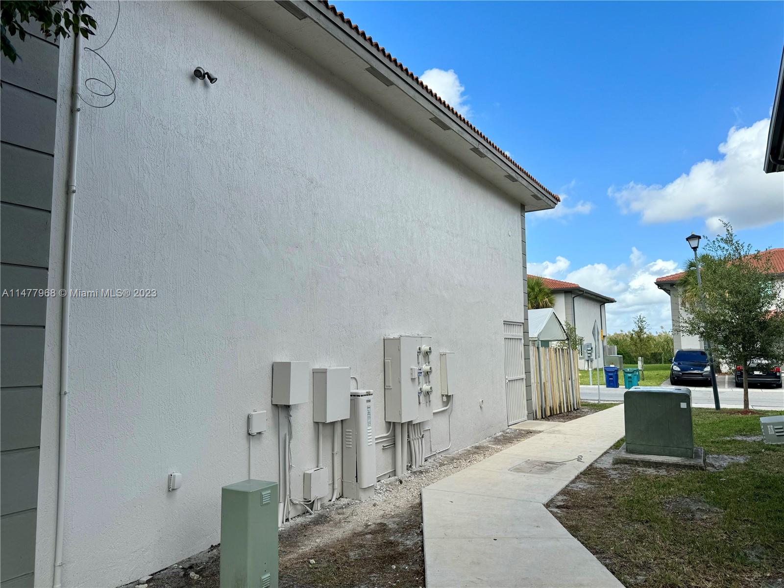 MIRAGE AT SAILBOAT COVE - Residential