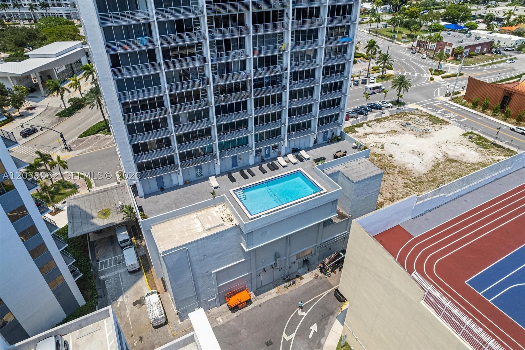 HOME TOWER CONDO - Residential