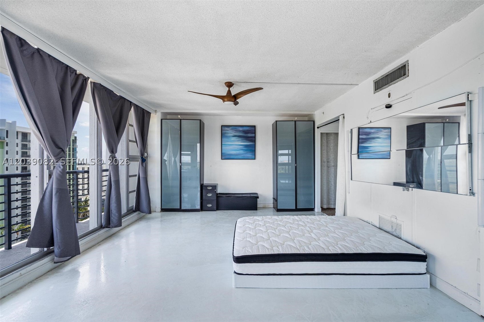 HOME TOWER CONDO - Residential
