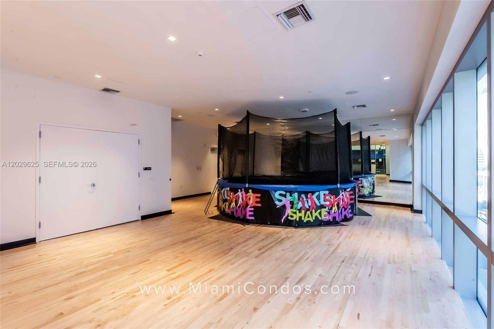 PARAMOUNT MIAMI WORLDCENTE - Residential