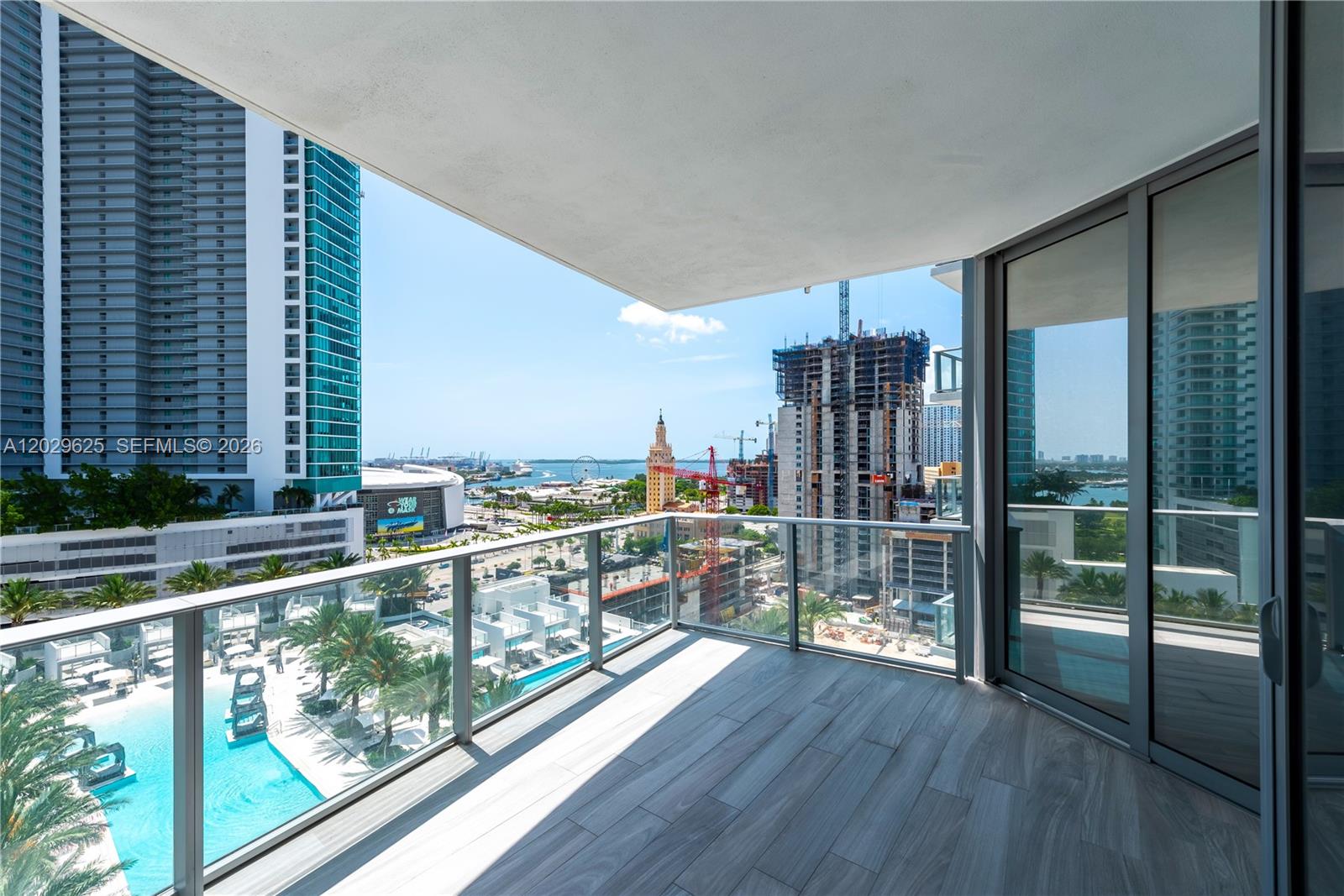 PARAMOUNT MIAMI WORLDCENTE - Residential