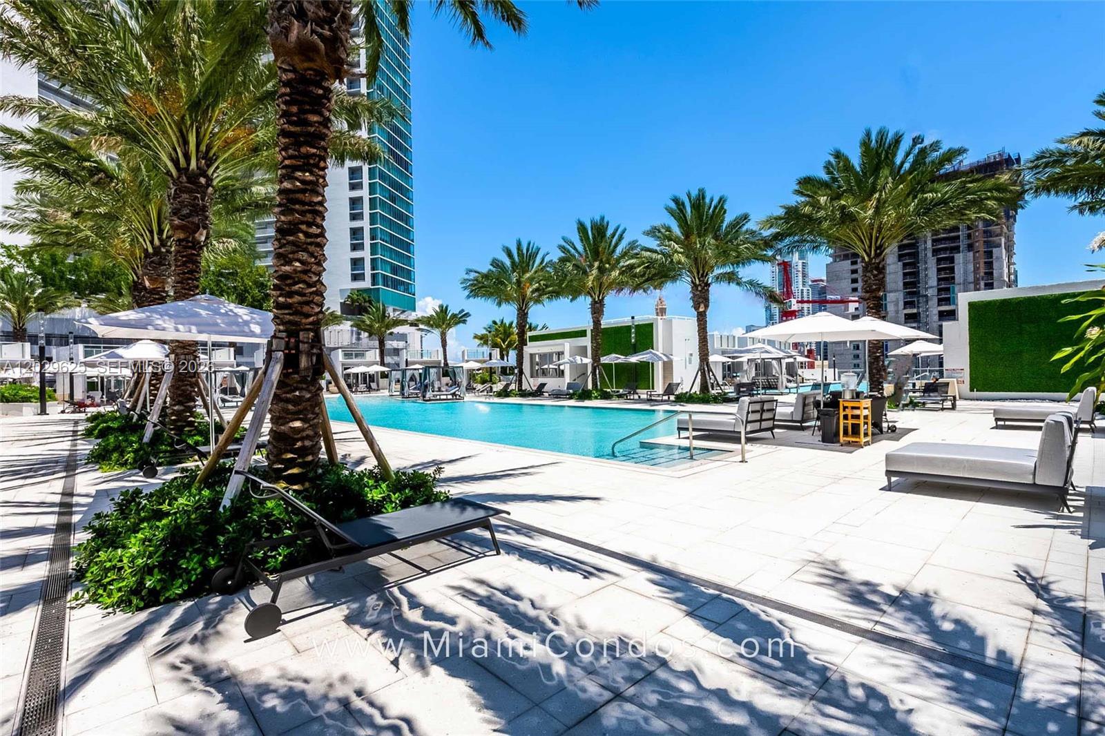 PARAMOUNT MIAMI WORLDCENTE - Residential