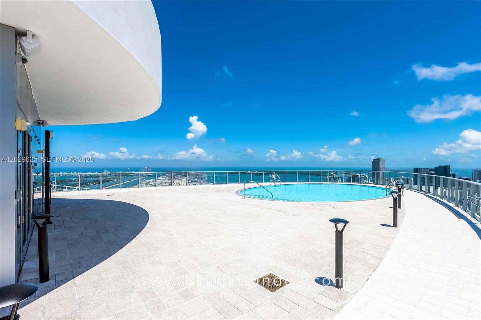 PARAMOUNT MIAMI WORLDCENTE - Residential