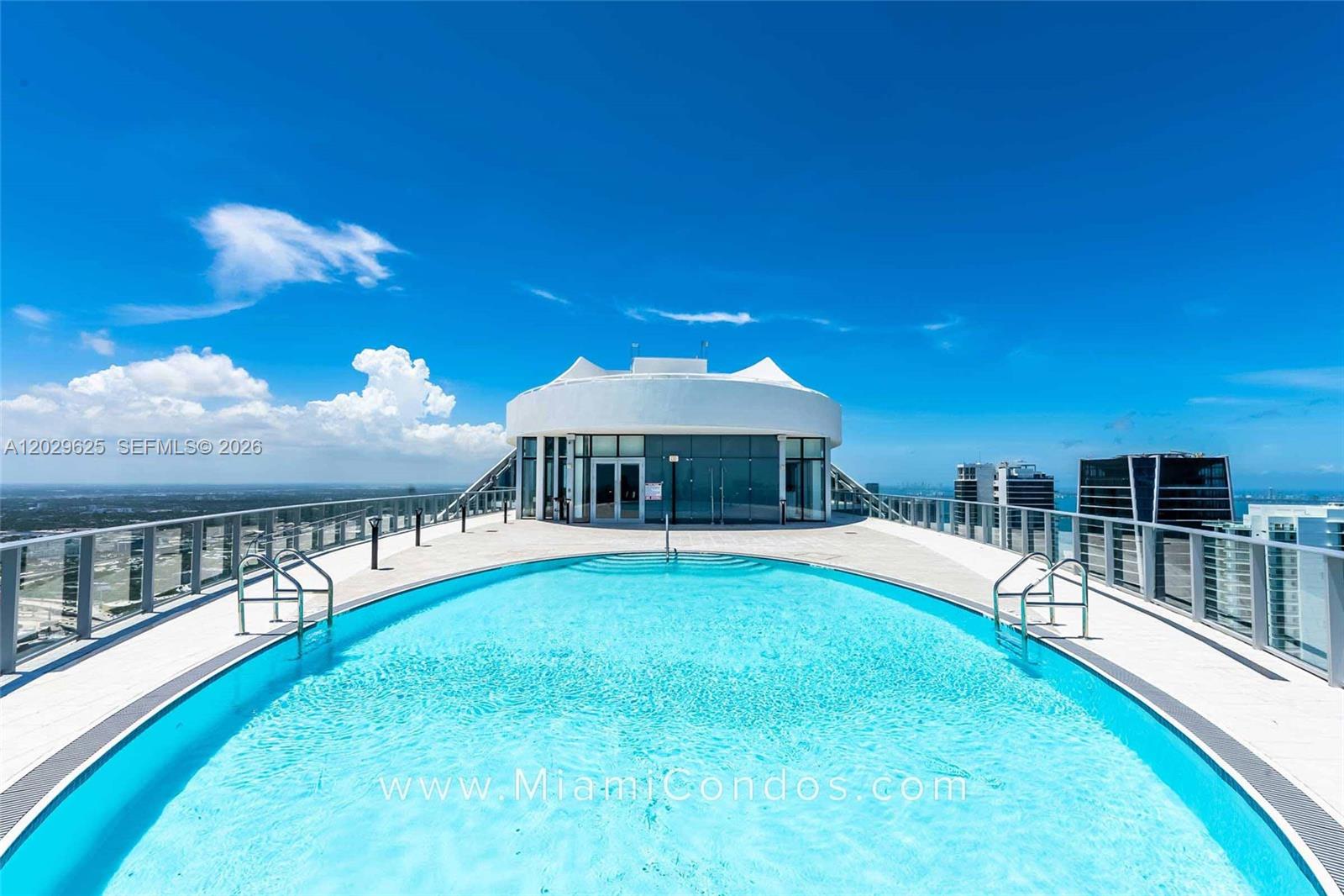 PARAMOUNT MIAMI WORLDCENTE - Residential