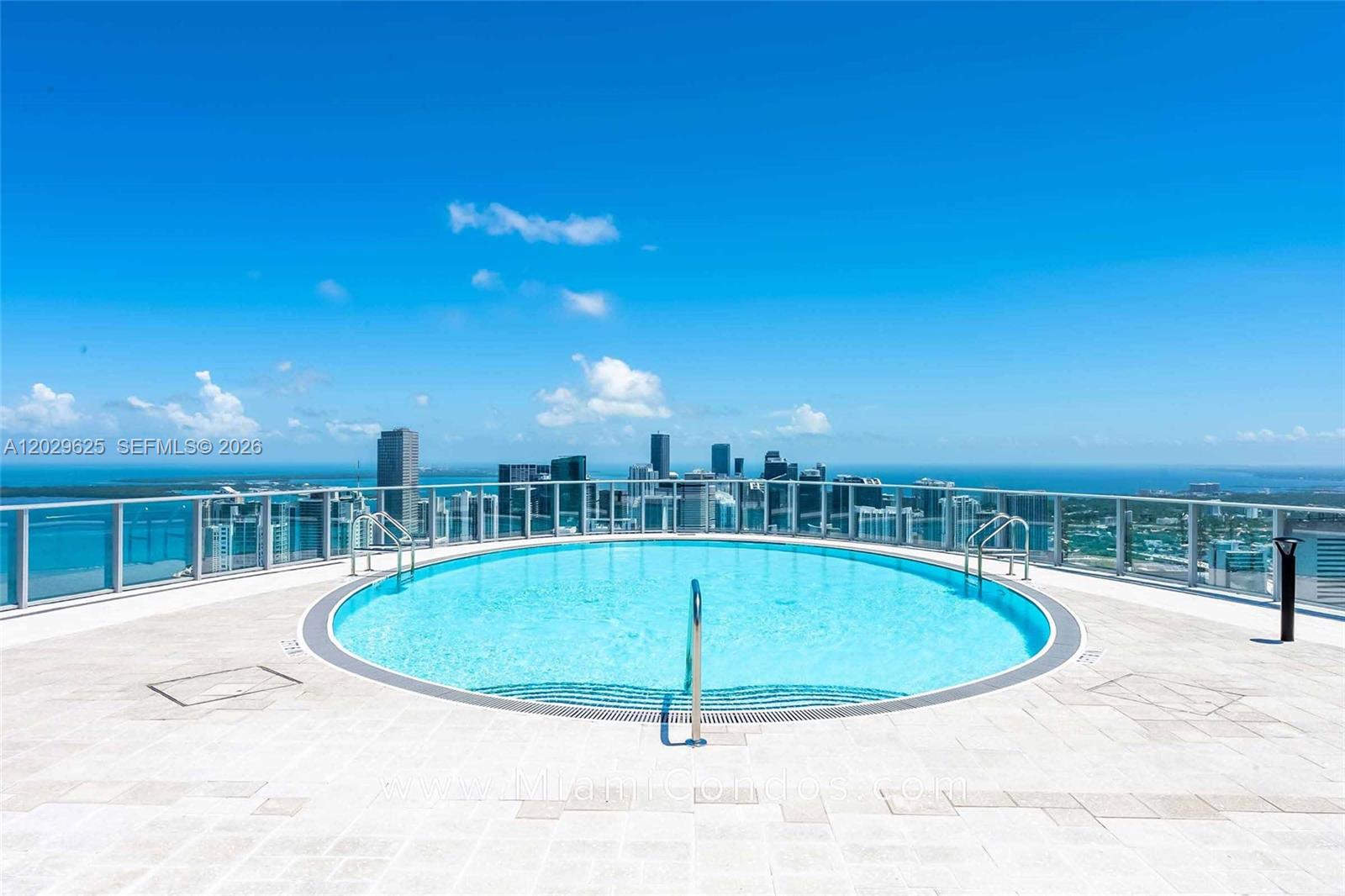 PARAMOUNT MIAMI WORLDCENTE - Residential