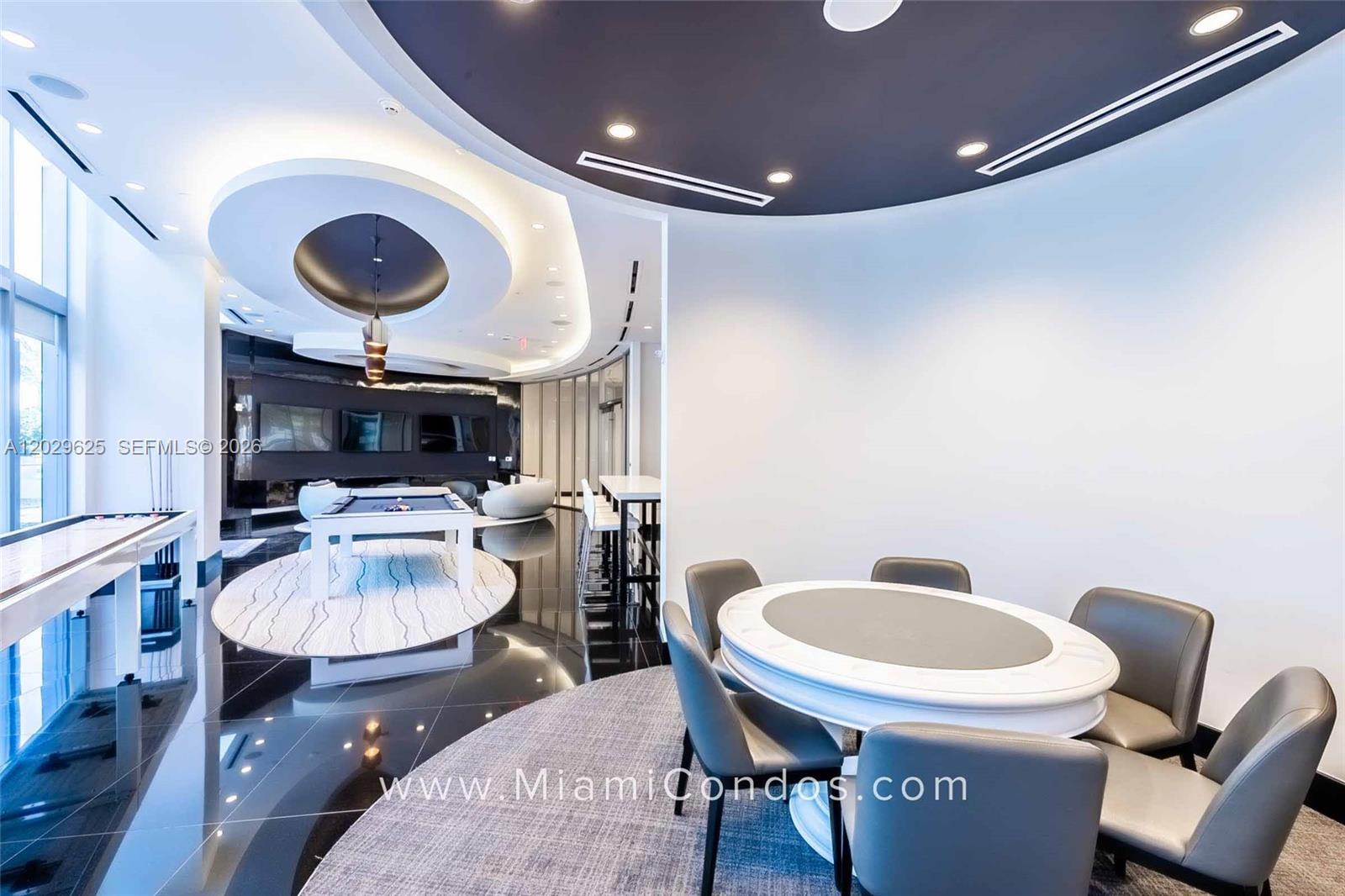 PARAMOUNT MIAMI WORLDCENTE - Residential