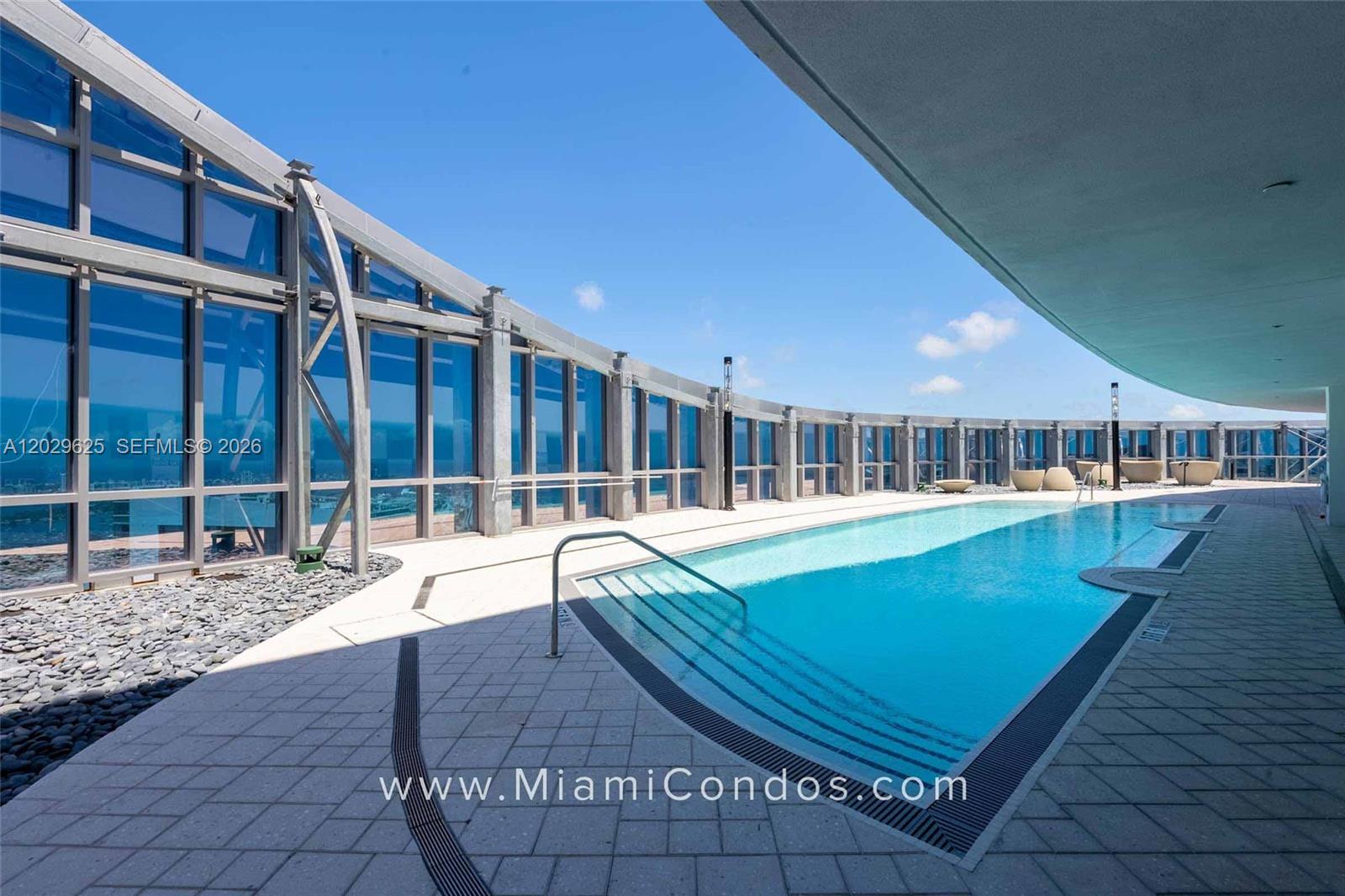 PARAMOUNT MIAMI WORLDCENTE - Residential