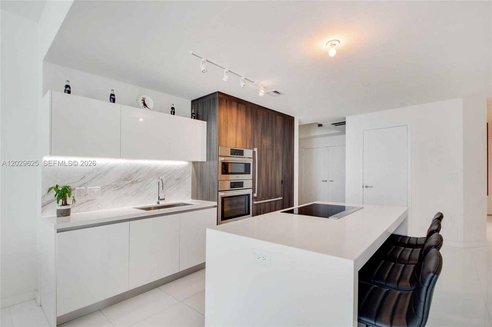 PARAMOUNT MIAMI WORLDCENTE - Residential