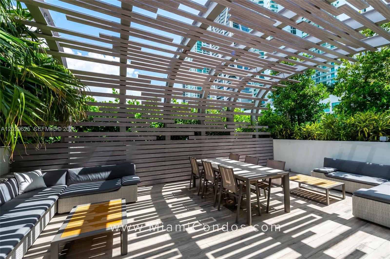 PARAMOUNT MIAMI WORLDCENTE - Residential