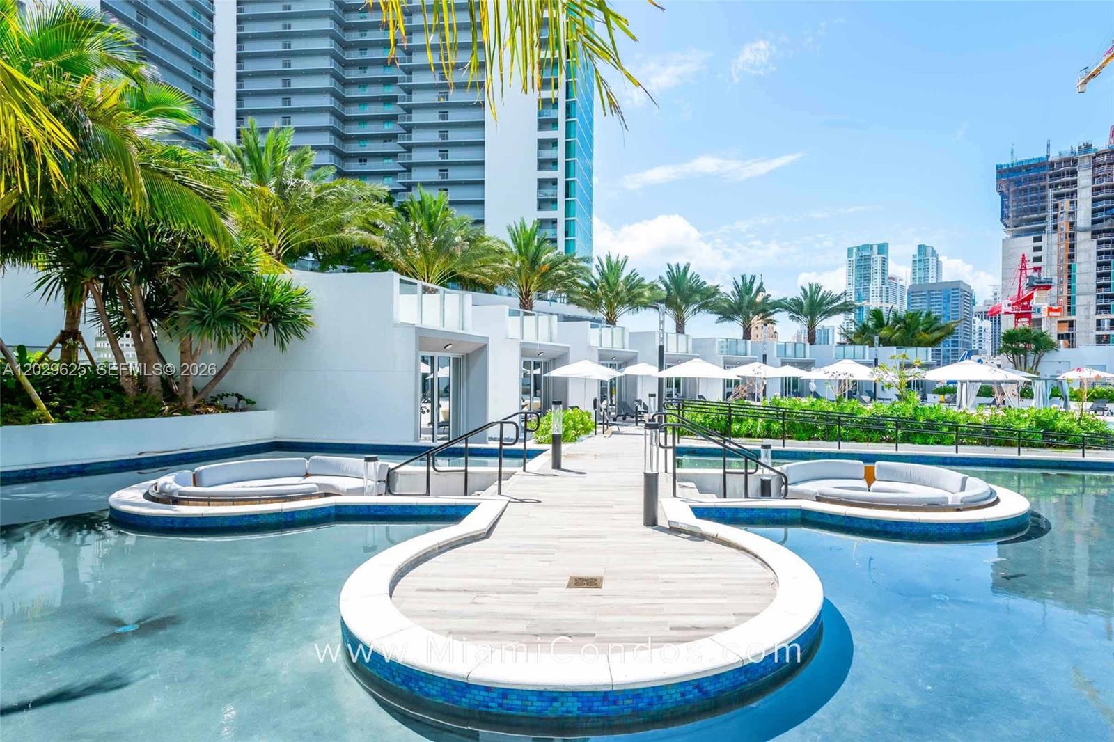 PARAMOUNT MIAMI WORLDCENTE - Residential